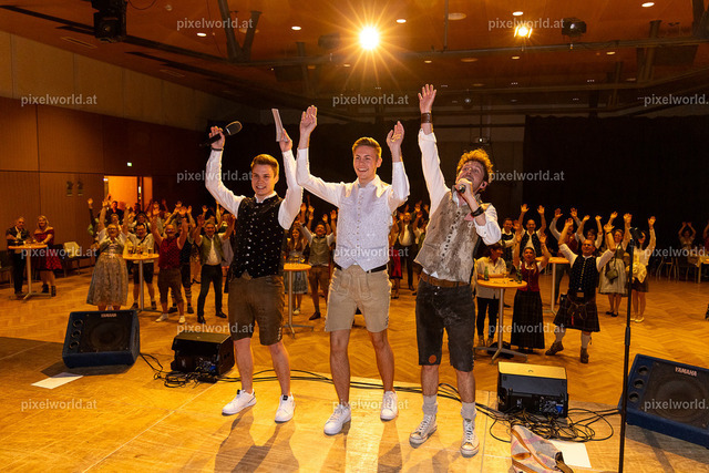 Schlager trifft Tracht | Bildershop von pixelworld.at - Realisiert mit Pictrs.com