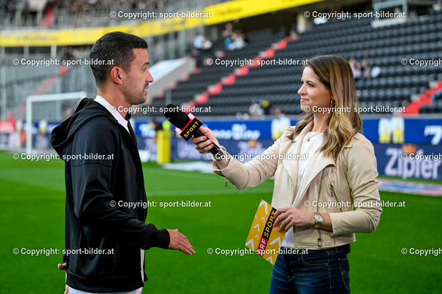AUT, Admiral Bundesliga, LASK Linz vs SK Sturm Graz | 01.08.2025, Raiffeisen Arena Linz, AUT, Admiral Bundesliga, LASK Linz vs SK Sturm Graz, im Bild Joao Sacramento, Trainer Lask Linz waehrend des TV Interview, Christina Innhof (ORF)