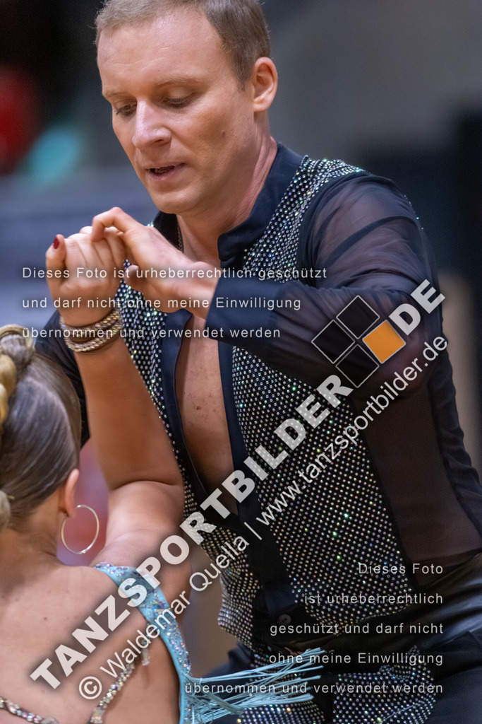 20260328-03844 | Hier finden Sie Tanz Bilder vom Latein und Standard Formationen tanzen. Sportbilder vom Tanzsport. Schöne Fotos und von Weltmeisterschaft, Europameisterschaft, Bundesliga, Regionalliga, Oberliga und Landesliga sowie von GOC Stuttgart, DanceComp, WM Bremen