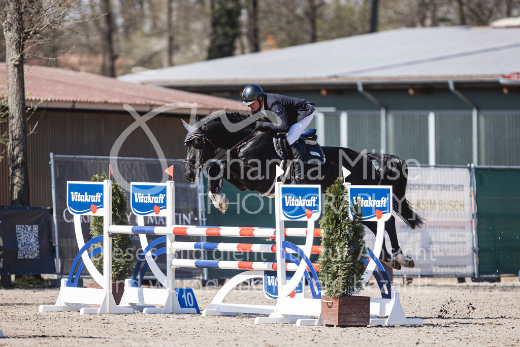 250408_Mühlen_SprPf-L-351 | Deine schönsten Turniermomente als professionelle Fotos! Entdecke hochwertige Pferdesport-Fotografie im Online-Shop. Jetzt Fotos finden & bestellen!
