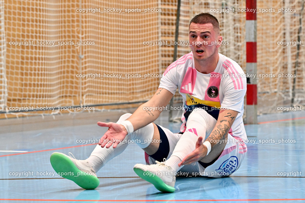 Carinthia Flamengo Futsal Club vs. FC Ljuti Krajisnici | #24 Zoran Vukovic Carinthia Flamengo, Carinthia Flamengo Futsal Club vs. FC Ljuti Krajisnici, Carinthia Flamengo Fusal Club vs. FC Ljuti Krajisnici am 12.10.2025 in Klagenfurt (Ballspielhalle Viktring), Austria, (Photo by Bernd Stefan)