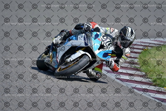 26BT02-1143 | markuskiefer.com - Realisiert mit Pictrs.com
