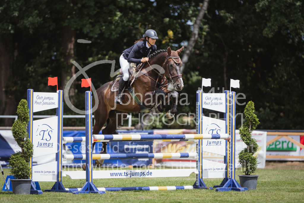 220715_LC_SprPfL1-226 | Deine schönsten Turniermomente als professionelle Fotos! Entdecke hochwertige Pferdesport-Fotografie im Online-Shop. Jetzt Fotos finden & bestellen!