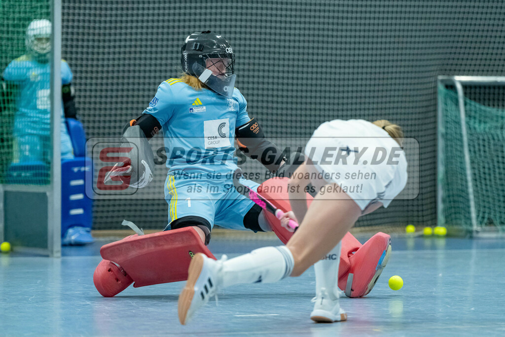 HK_20240113_107866 | 1. Bundesliga Damen Düsseldorfer HC - Club Raffelberg am 13.1.2024 DHC Halle, Düsseldorf , Femke Jovy ( Torfrau Düsseldorfer HC #1 )
