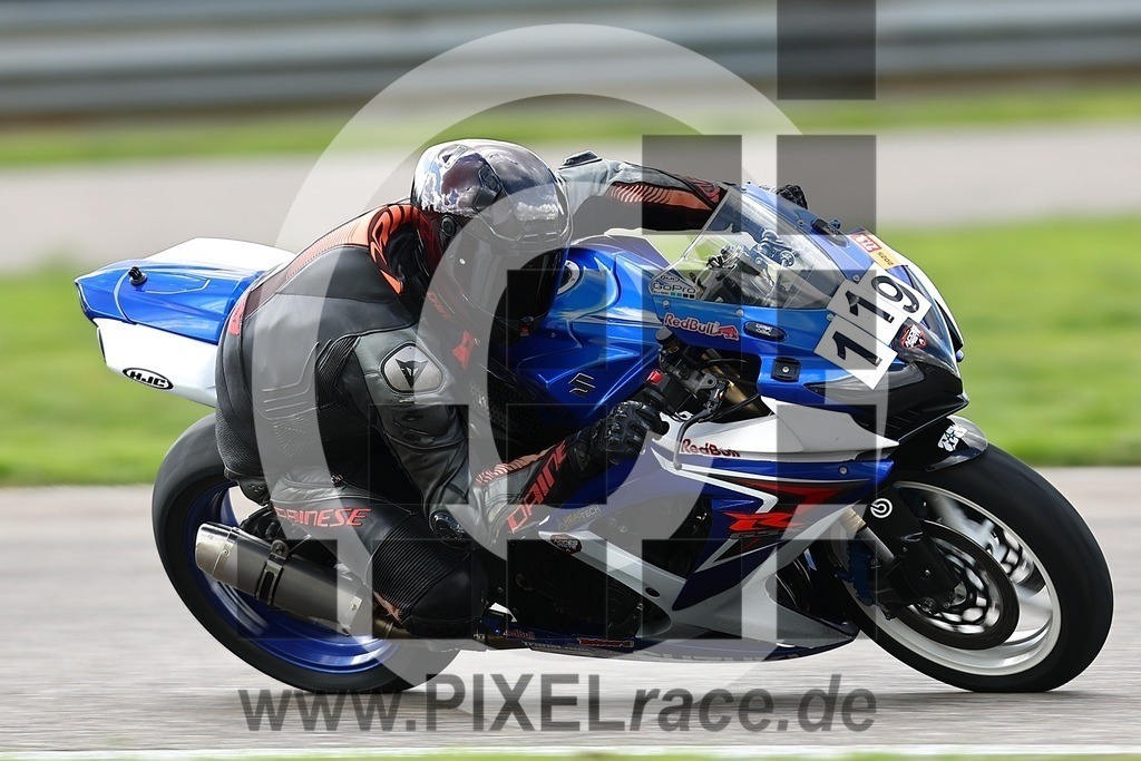 0119-20250927_02302 | Schöne Erinnerungen an spannende Momente - das festzuhalten ist unser Job. PIXELrace.de ist seit 2003 auf den Rennstrecken Europas unterwegs um die Action draußen beim Fahren und die wunderbare Stimmung imm Fahrerlager für euch einzufangen.