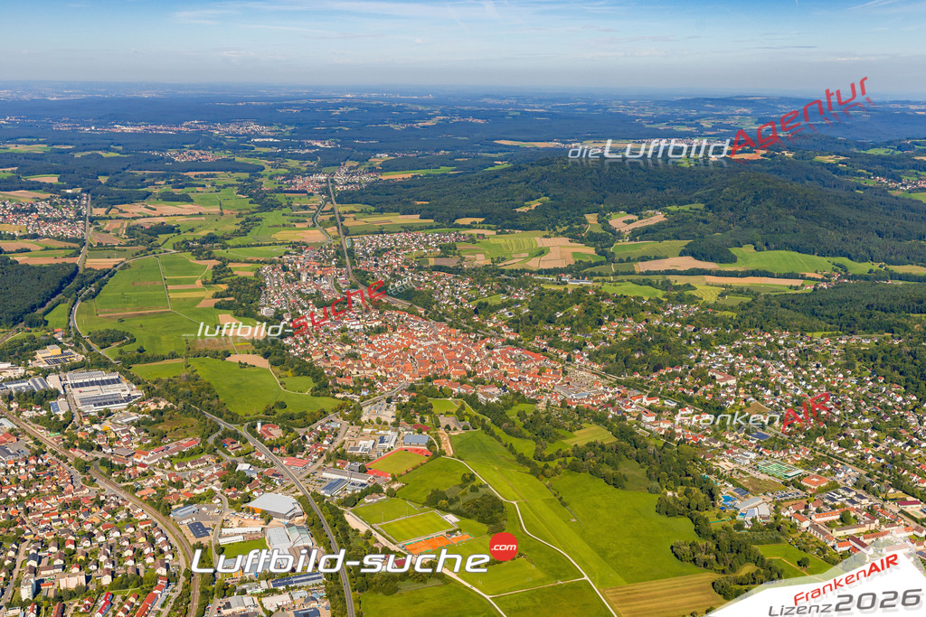 Luftaufnahme von Hersbruck - Die Luftaufnahme wurde 2025 vom UL-Flugzeug heraus erstellt ( keine Drohne ) - Hochauflösende Luftaufnahme - für professionelle Ausdrucke geeignet. Die Geschenkidee !Mit Lizenz und Bildrechte bestellbar