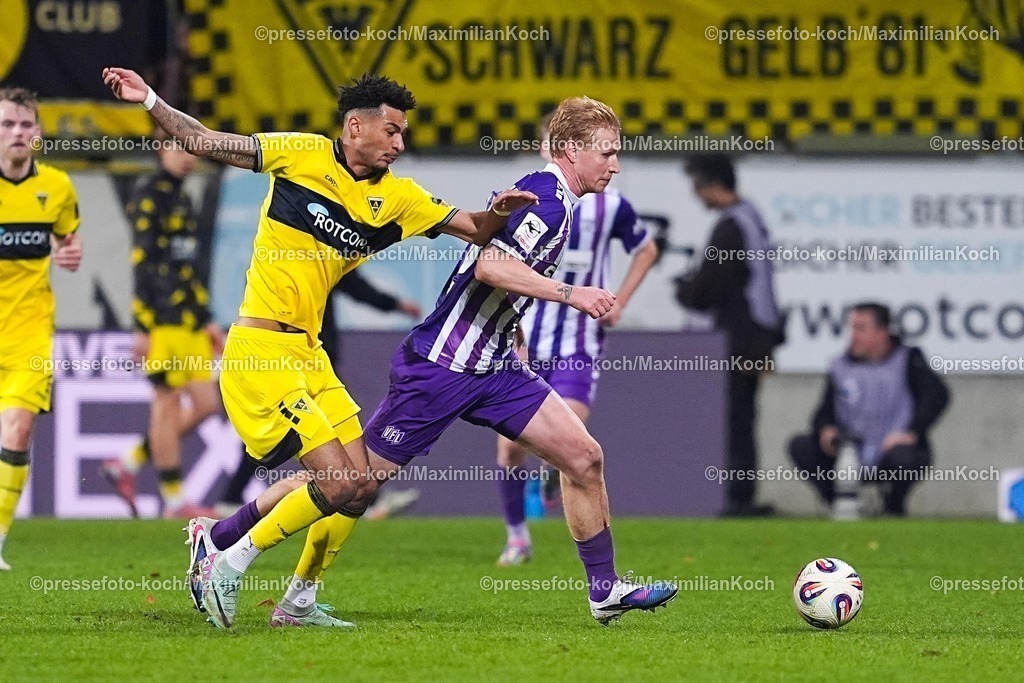 xYDRx17012601041 | 17.01.2026, xydrx, Fußball, 3.Liga, TSV Alemannia Aachen - VfL Osnabrück, Saison 2025 2026, Tivoli:  Joel da Silva Kiala (TSV Alemannia Aachen #37) im Zweikampf gegen Bjarke Jacobsen (VfL Osnabrück #15)      DFB regulations prohibit any use of photographs as image sequences and or quasi-video. Photo: xYannisxDreimannxPressefotoKochx