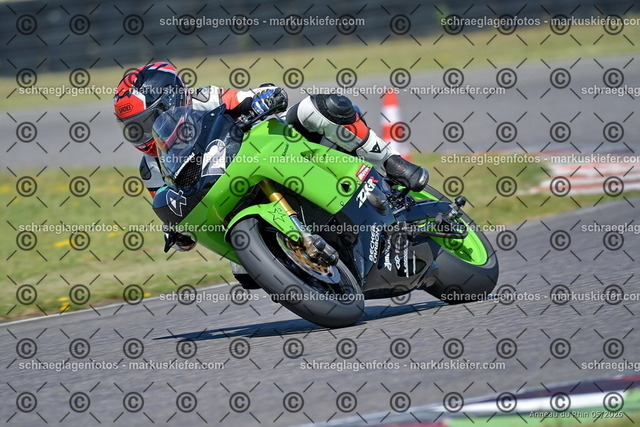 26BT01-1845 | 042 - Realisiert mit Pictrs.com
