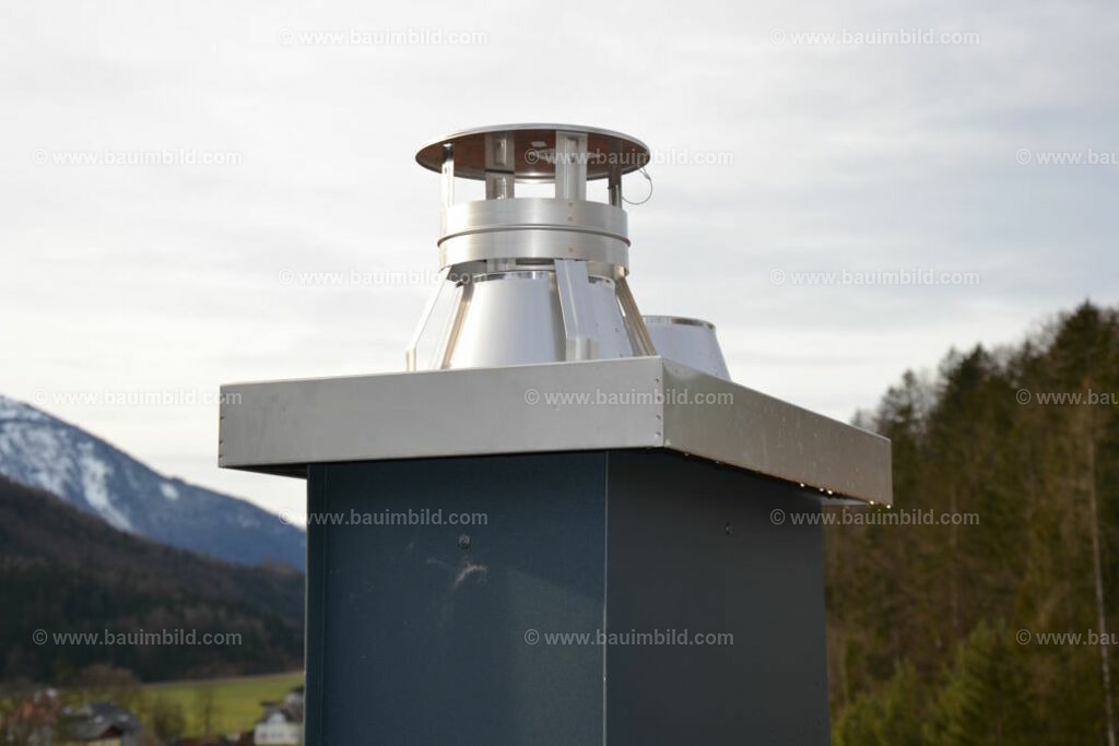 bib-lg11-spenglerarbeiten-0144 | Nach LV-Leistungsgruppen sortierte Detailfotos über den Bau eines Hauses. Alle Hausbau-Bilder direkt vom Urheber und Autor der Website Haus-Selber-Bauen.com