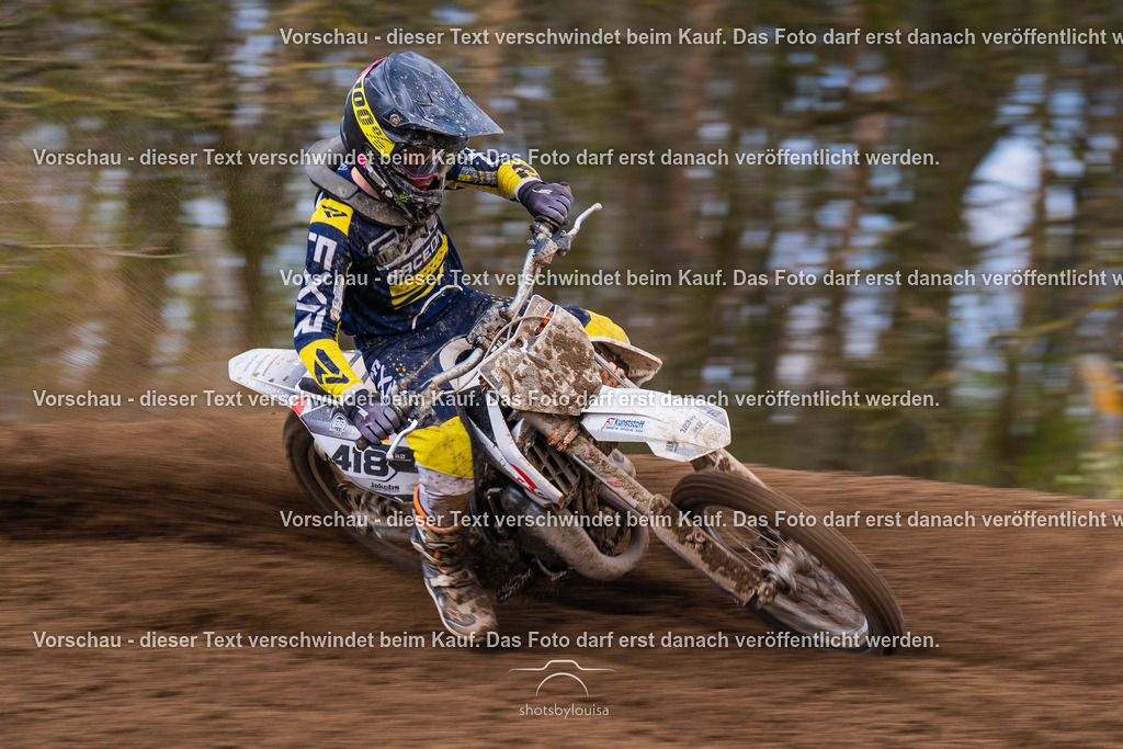 04_13_Bensdorf_85-3444 | Sportfotografin aus Berlin-Brandenburg mit Fokus auf Motocross. Ich halte deine sportliche Leistung und echte Emotionen auf und neben der Strecke professionell fest. Entdecke die Fotos von deinem Rennen und bestelle sie direkt hier im Shop.