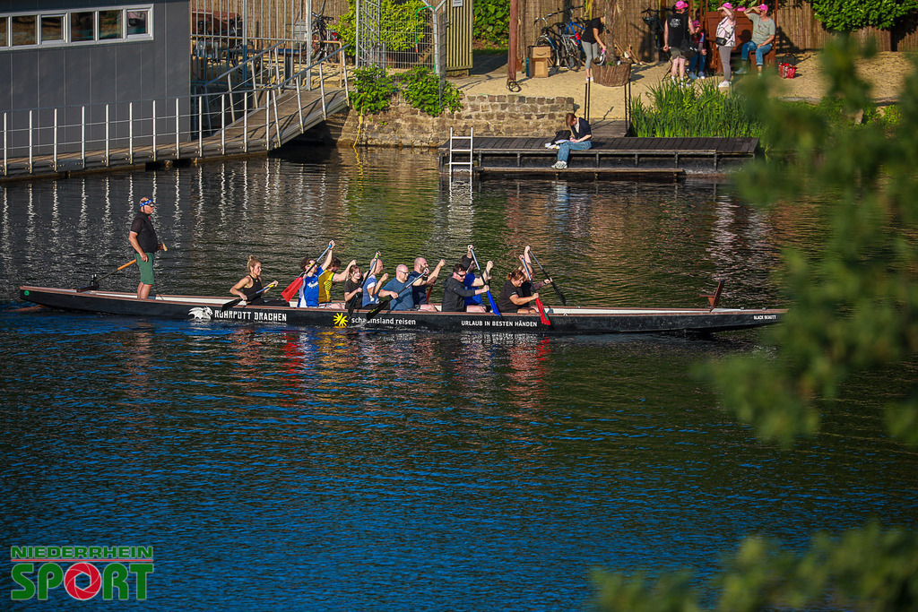 Drachenboot-Training_Wedau110625_008 | Bildergalerie von Sport-Ereignissen aber auch von weiteren spannenden Dingen - nicht nur vom Niederrhein. In Anlehnung an den bekannten Spruch von Hanns Dieter Hüsch heißt das Motto: "Niederrhein ist überall".  - Realisiert mit Pictrs.com