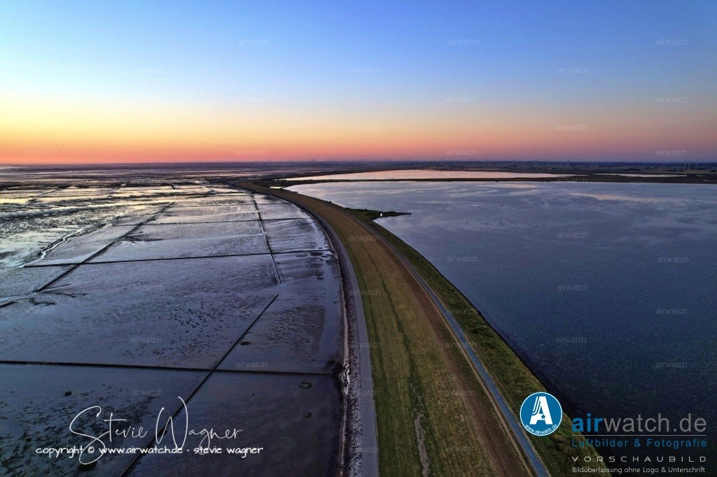Landgewinnung & Küstenschutz in Nordfriesland | Entdecken Sie atemberaubende Luftbilder und Fotografien auf airwatch.de - Tauchen Sie ein in eine Welt voller faszinierender Aufnahmen aus der Vogelperspektive.