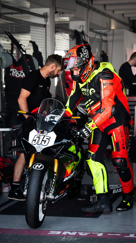 Ducati Trackday Hockenheimring 2026 | Entdecken Sie die faszinierende Welt von Alexander Tschuncky Arts: Kreative Fotografie, atemberaubende Automobilkunst und hochwertiger Bilderdruck. Lassen Sie sich inspirieren! - Realisiert mit Pictrs.com