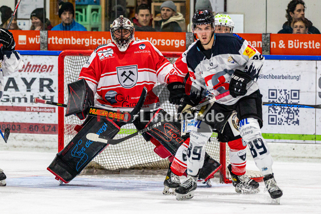 Spiel 3 Viertelfinale TSV Peißenberg Miners vs HC Landsberg Riverkings | Eishockey Bayernliga Playoffs 2023/2024, Spiel 3 Viertelfinale TSV Peißenberg Miners vs HC Landsberg Riverkings, 20240223,
Korbinian SERTL (Miners Goali 31) in Aktion,
2024-02-23 in Peißenberg (Eisstadion)
31 Korbinian SERTL (Miners Goali 31), 89 Manuel MÜLLER (HCL 89), 95 Moritz BIRKNER (Miners 95)
Copyright: WolfgangxLindner foto-lindner.de