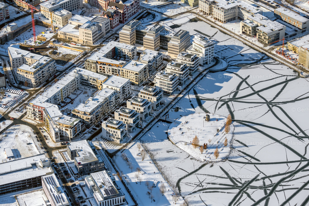 4043848 | Kulturinsel auf dem mit Eis bedeckten Phönixsee, Dortmund