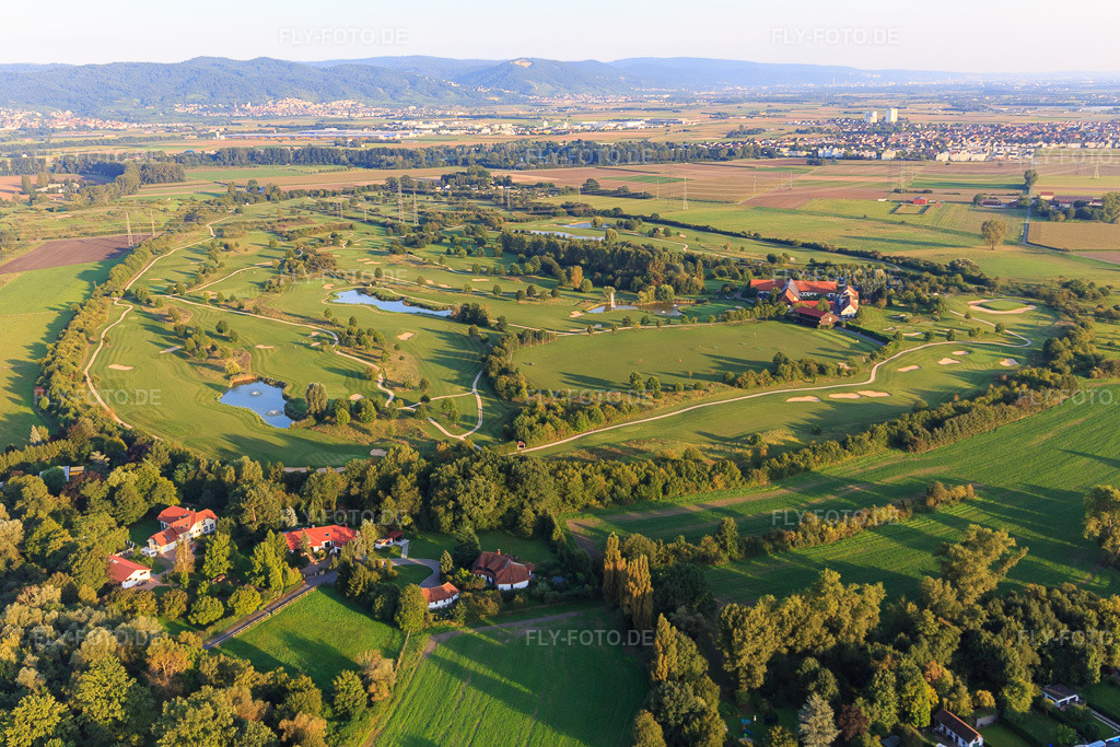 Luftbild: Golfplatz Heddesheim Gut Neuzenhof in Heddesheim im Bundesland Baden-Württemberg in Deutschland. Foto: IMG_103058.jpg vom 28.08.2017 durch Werner Riehm/FLY-FOTO.deGC-Heddesheim