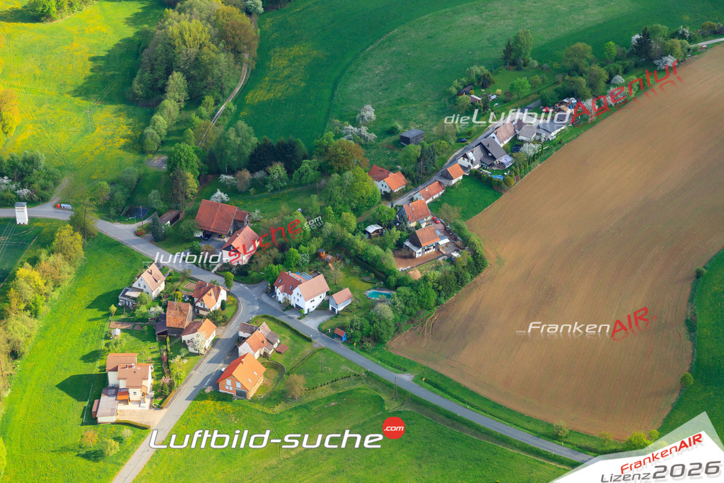 Die Luftaufnahme Hain - Küps wurde vom UL-Flugzeug (keine Drohne) aus fotografiert.Hohe Druck- Auflösung-die Geschenkidee!