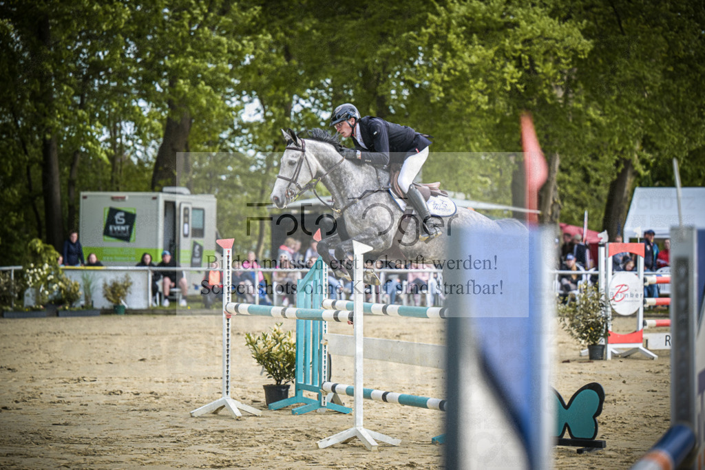 DOS_3143 | Entdecke hochwertige Reitturnierfotos von Foto Oger. Professionell, emotional und authentisch – jetzt Lieblingsmomente im Shop bestellen.Deutschlandweite Turnierfotografie. - Realisiert mit Pictrs.com