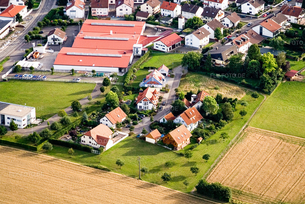 Luftbild: Ortsansicht im Ortsteil Stupferich in Karlsruhe im Bundesland Baden-Württemberg in Deutschland. – Foto: IMG_12423.jpg vom 05.08.2008 durch Werner Riehm/FLY-FOTO.de – Auflösung des Originals: 3070 x 2047 px