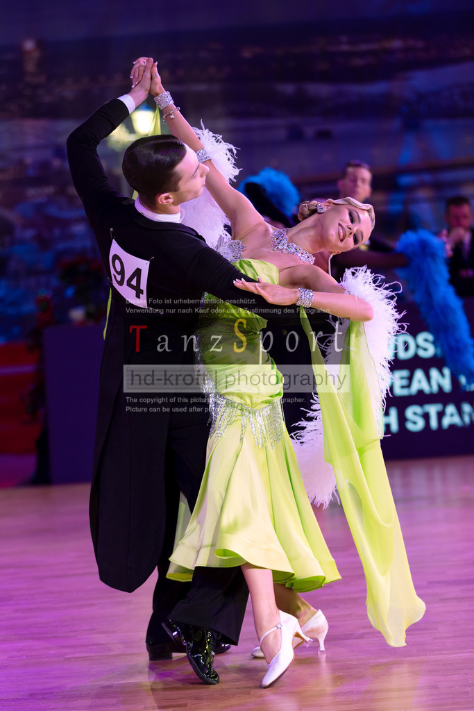 20241215_WDSF_Int_Open_Std-Riga-8693 | Tanzsportbilder, Standardtanz, Lateintanz, WDSF, DTV, LTVB, dancecomp, goc, hessen tanzt, blaues band der spree, walzer, tango, wiener walzer, slowfox, quickstepp, samba, rumba, cha-cha-cha, paso doble. jive, hd-kroft photography, turniertanzsport