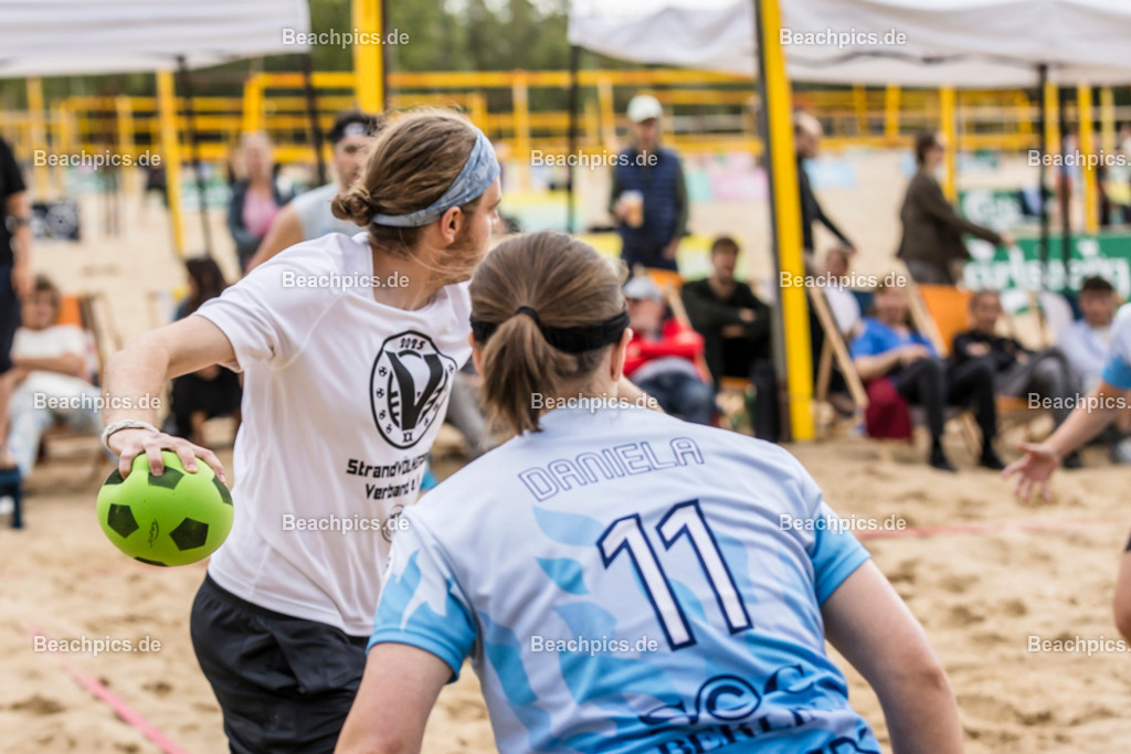 2025-200083614-Strandvölkerball-WM |  24.08.2025; Berlin Foto: Gerold Rebsch - www.beachpics.de