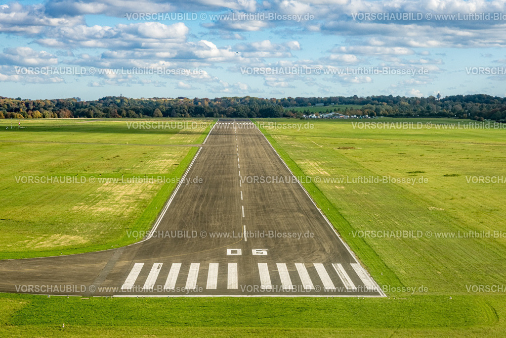 Essen251003560Mitte | Luftbild, Flugplatz Essen/Mülheim, Startbahn und Landebahn, blauer Himmel mit Wolken, Holthausen - Südost, Mülheim an der Ruhr, Ruhrgebiet, Nordrhein-Westfalen, Deutschland