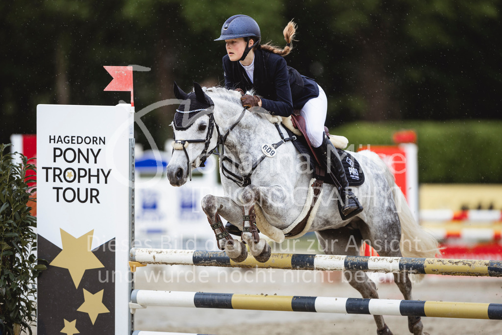240504_PonyTrophy-288 | Deine schönsten Turniermomente als professionelle Fotos! Entdecke hochwertige Pferdesport-Fotografie im Online-Shop. Jetzt Fotos finden & bestellen!