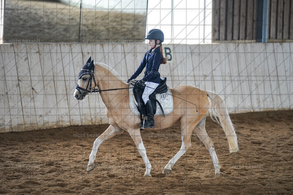 20230520-FAH05186 | Frühjahrsturnier, Landsberg am Lech, 2023, Reitclub Landsberg, Turnierbilder, Fotos Turnier Landsberg, Fotoagentur Herrmann, Turnierfotografen Bayern, Reitsport Fotograf, Pferde Fotograf