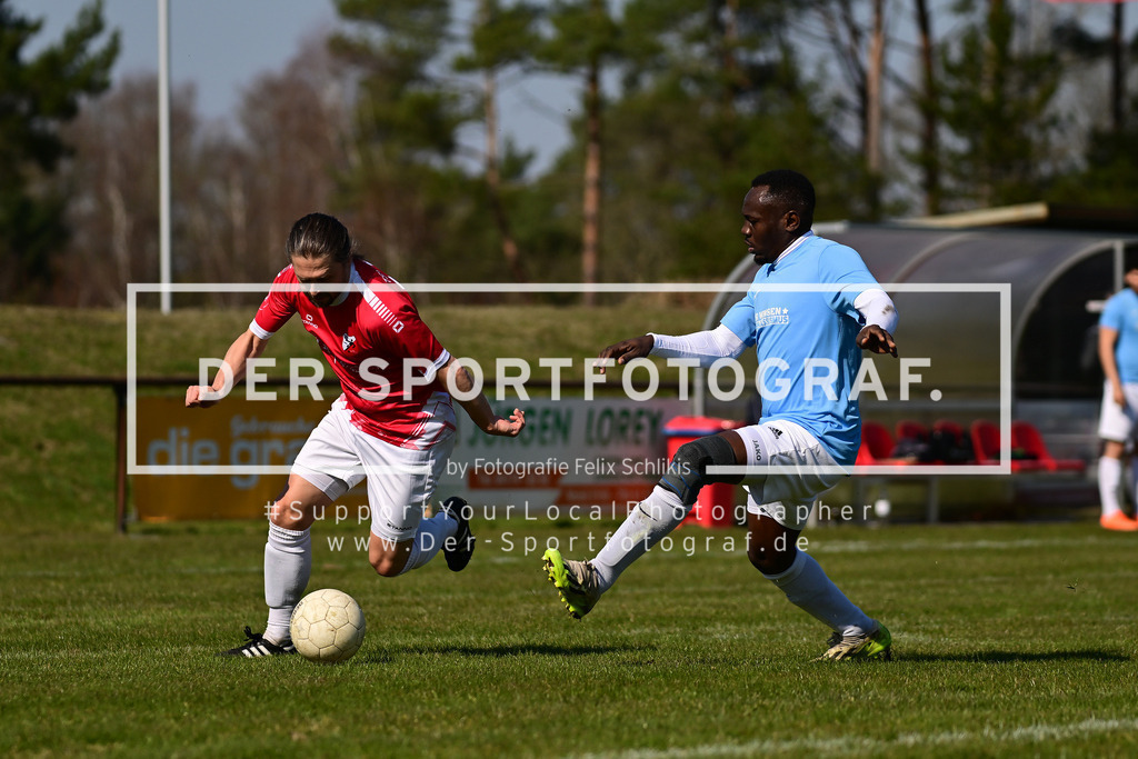 Fußball I Herren I Saison 2025-2026 I 4. Kreisklasse I 13. Spieltag I TSV Stelle II - TSV Winsen-Luhe III I 127088 | Der Sportfotograf. - Realized with Pictrs.com
