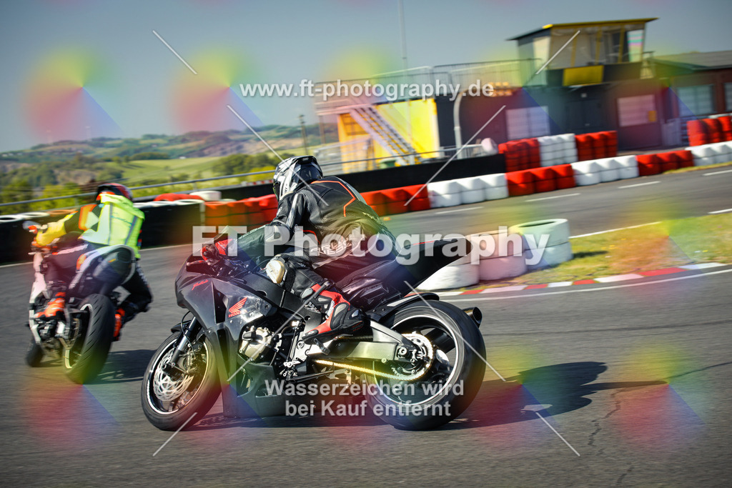 OBK_Mai_Justin_Uwe-10409 | Hier findet Ihr Bilder von Touristenfahrten auf der Nürburgring Nordschleife oder von anderen Veranstaltungen die ich besucht habe. Viel Spass beim Durch Schauen 