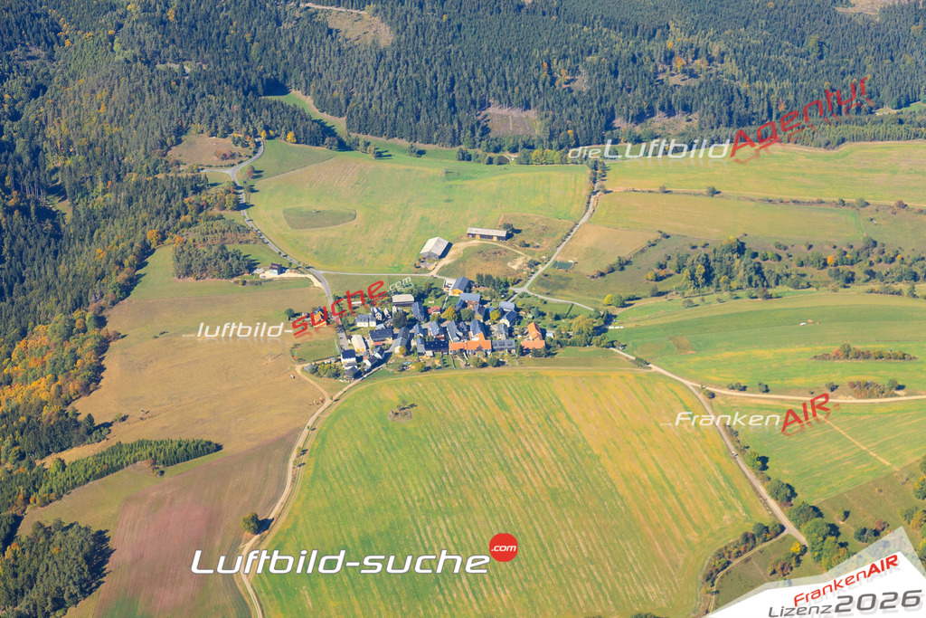 Die Luftaufnahme der Stadt Probstzella wurde vom UL-Flugzeug heraus erstellt ( keine Drohne )- hohe Auflösung für beste Qualität