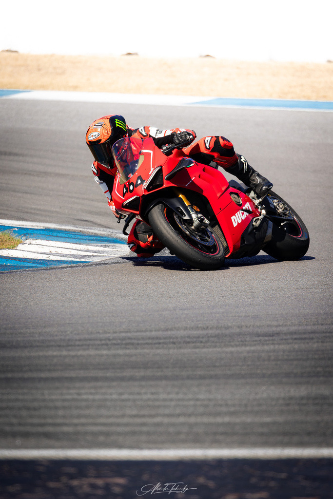 Ducati Trackday Hockenheimring 2026 | Entdecken Sie die faszinierende Welt von Alexander Tschuncky Arts: Kreative Fotografie, atemberaubende Automobilkunst und hochwertiger Bilderdruck. Lassen Sie sich inspirieren! - Realisiert mit Pictrs.com