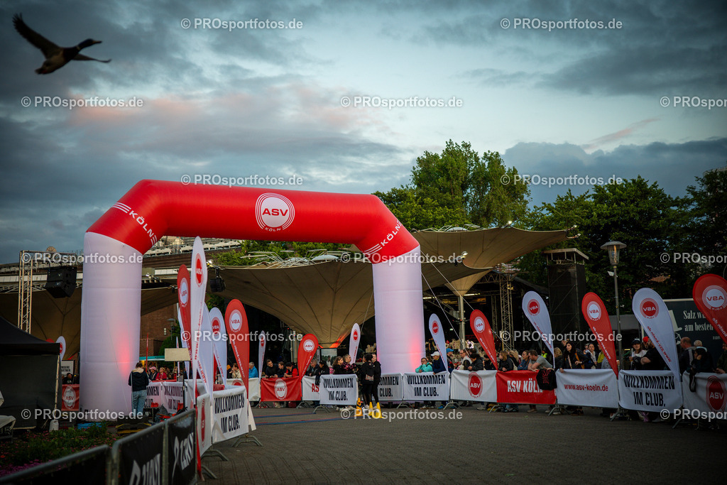 22. ASV Nachtlauf; Koeln, 28.05.25 | Impressionen vom 22. ASV Nachtlauf am 28.05.25 am Tanzbrunnen in Koeln. Foto: BEAUTIFUL SPORTS/Axel Kohring
