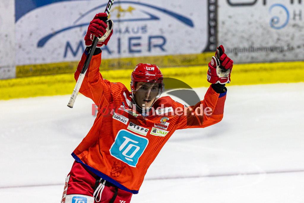 EC Peiting vs Blue Devils Weiden | Eishockey Oberliga Süd 2023/2024, EC Peiting vs Blue Devils Weiden, 20240126,
Tor Christian HANKE (ECP 13),
2024-01-26 in Peiting (Eisstadion)
13 Christian HANKE (ECP 13)
Copyright: WolfgangxLindner