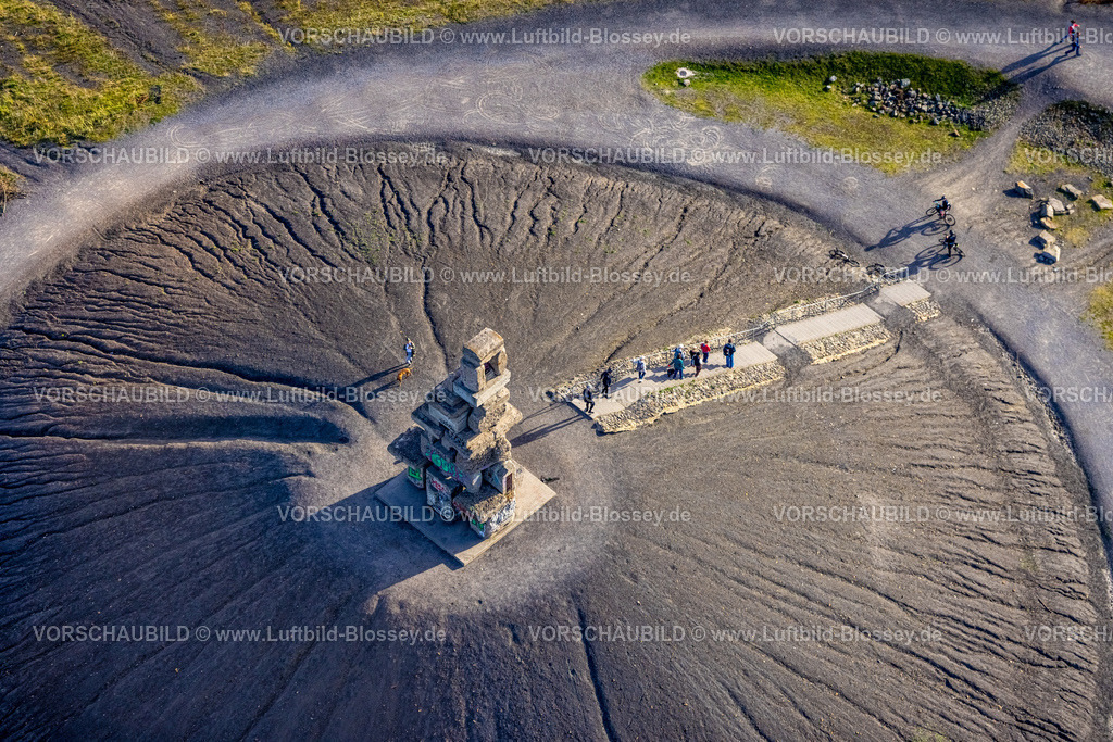 Gelsenkirchen221102004suedlich | Luftbild, Halde Rheinelbe mit Himmelstreppe Skulptur, Ückendorf, Gelsenkirchen, Ruhrgebiet, Nordrhein-Westfalen, Deutschland