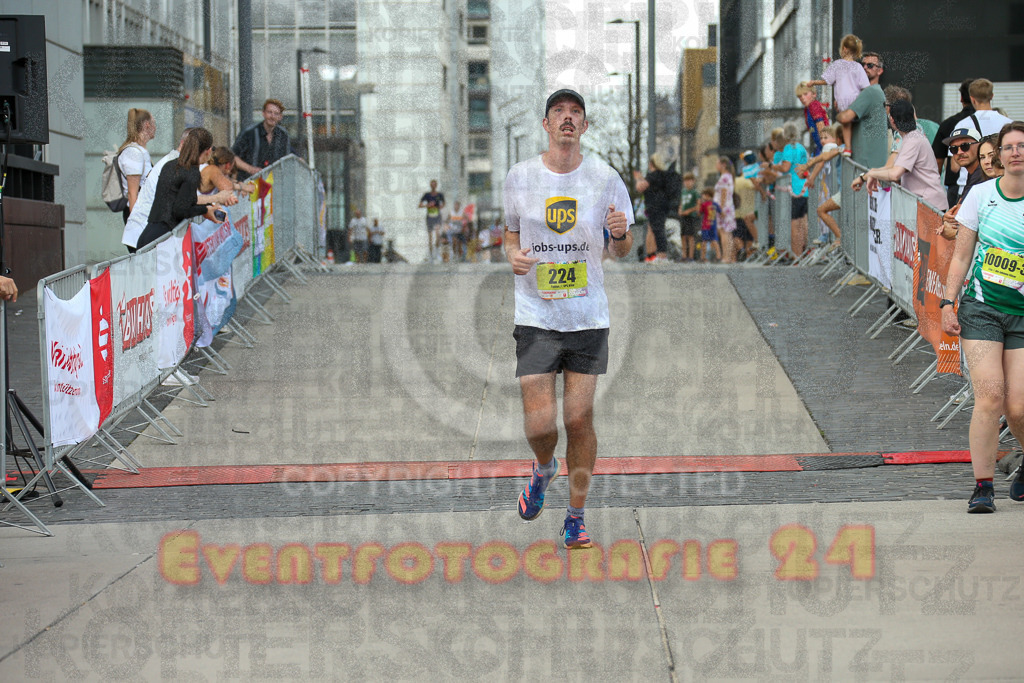 250920_1518_EX1_8818 | Sportfotografie im Rhein-Sieg Kreis, Köln, Bonn, NRW, Rheinland Pfalz, Hessen, etc. Unser Tätigkeitsfeld umfasst den Laufsport vom Volkslauf über den Marathon, Duathlon, Triathon bis zum Ultralauf wie Kölnpfad Ultra oder Schindertrail.