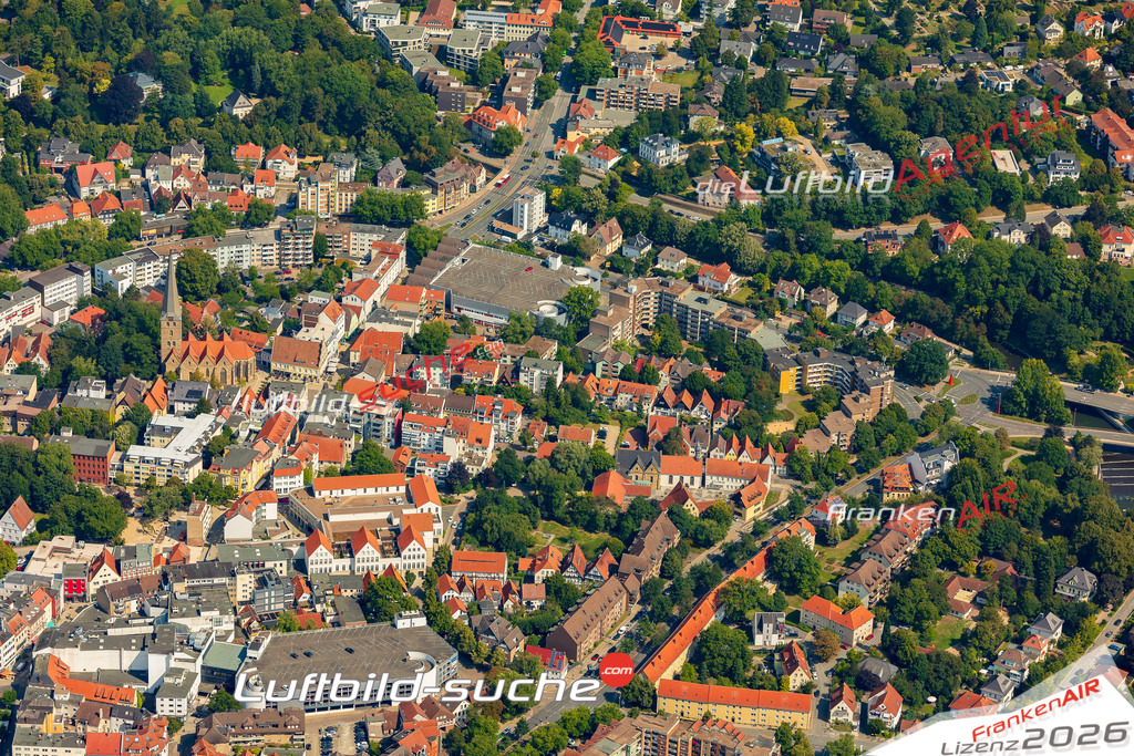 Luftaufnahme der Stadt Herford - Die Luftaufnahme wurde 2025 vom UL-Flugzeug heraus erstellt ( keine Drohne ) - Hochauflösende Luftaufnahme - für professionelle Ausdrucke geeignet. Die Geschenkidee !Hier alle&nbsp;Infos zur Lizenzierung der LuftaufnahmeWir fliegen auch dieses Jahr wieder in Ihre Region um Luftbilder zu erstellen.- Luftbild anfragen