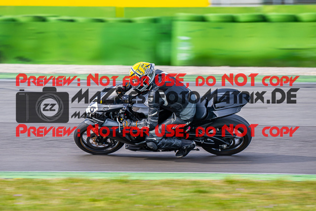 MaZZes_FotoMatrix_230410_9937 | GELB