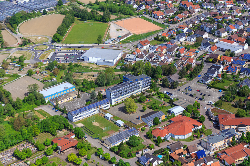 Luftbild: Grundschule Hainbuchenschule Hagenbach in Hagenbach im Bundesland Rheinland-Pfalz in Deutschland. Foto: IMG_078503.jpg vom 08.05.2015 durch Werner Riehm/FLY-FOTO.deHainbuchenschule Hagenbach - Hainbuchenschule Hagenbach