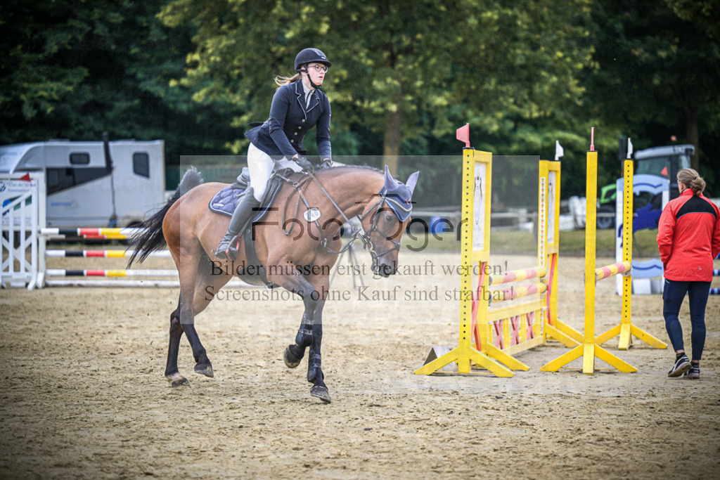 DOS_3269 | Entdecke hochwertige Reitturnierfotos von Foto Oger. Professionell, emotional und authentisch – jetzt Lieblingsmomente im Shop bestellen.Deutschlandweite Turnierfotografie. - Realisiert mit Pictrs.com