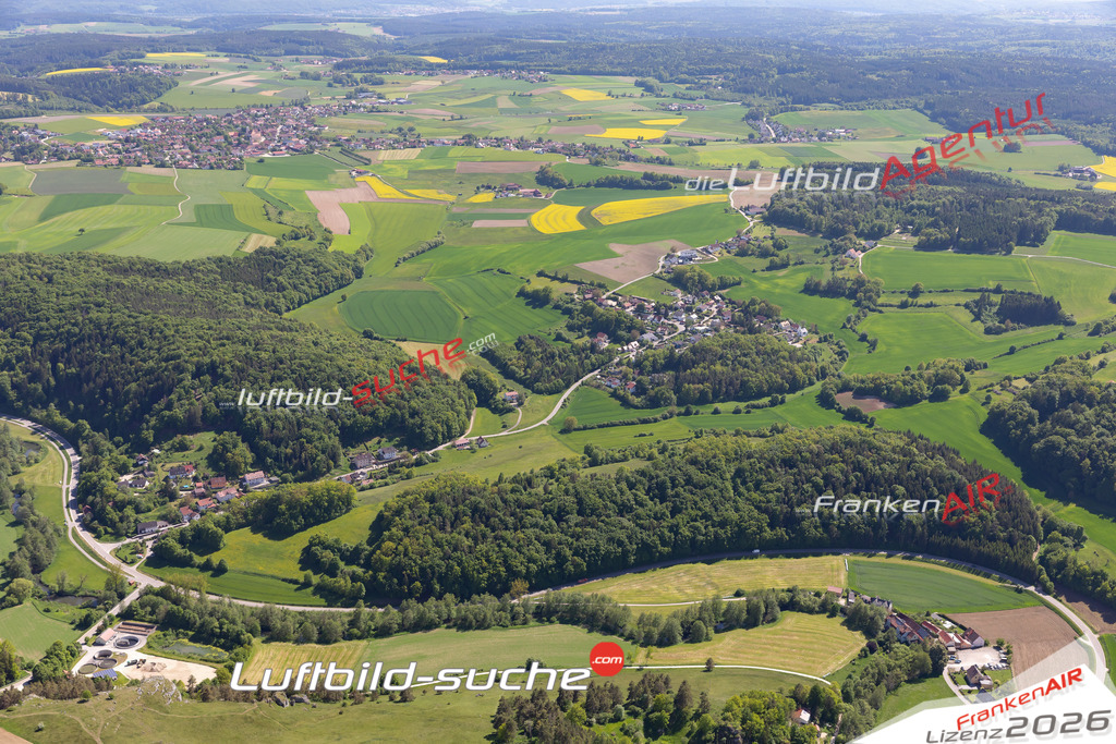 Die Luftaufnahme zeiler - Nittendorf wurde 2021 mittels Flugzeug (keine Drohne) erstellt. Hohe Auflösung -für große Poster und Wandbilder geeignet!