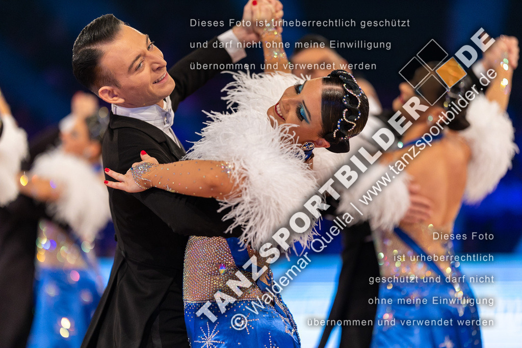 20231111-10091 | Hier finden Sie Tanz Bilder vom Latein und Standard Formationen tanzen. Sportbilder vom Tanzsport. Schöne Fotos und von Weltmeisterschaft, Europameisterschaft, Bundesliga, Regionalliga, Oberliga und Landesliga sowie von GOC Stuttgart, DanceComp, WM Bremen