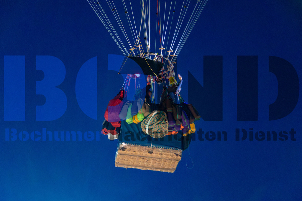 JEM_MUNGBC20240914-16 | bond - Realisiert mit Pictrs.com