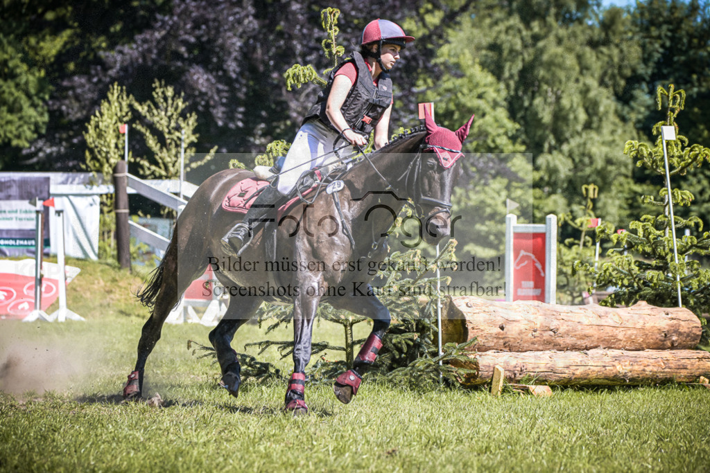 DOS_8997 | Entdecke hochwertige Reitturnierfotos von Foto Oger. Professionell, emotional und authentisch – jetzt Lieblingsmomente im Shop bestellen.Deutschlandweite Turnierfotografie. - Realisiert mit Pictrs.com