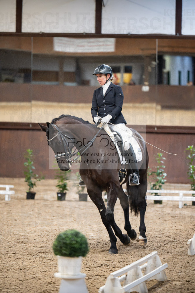 Hallenreittunier Voxtrup 2023 | Entdecke hochwertige Reitturnierfotos von Foto Oger. Professionell, emotional und authentisch – jetzt Lieblingsmomente im Shop bestellen.Deutschlandweite Turnierfotografie. - Realisiert mit Pictrs.com