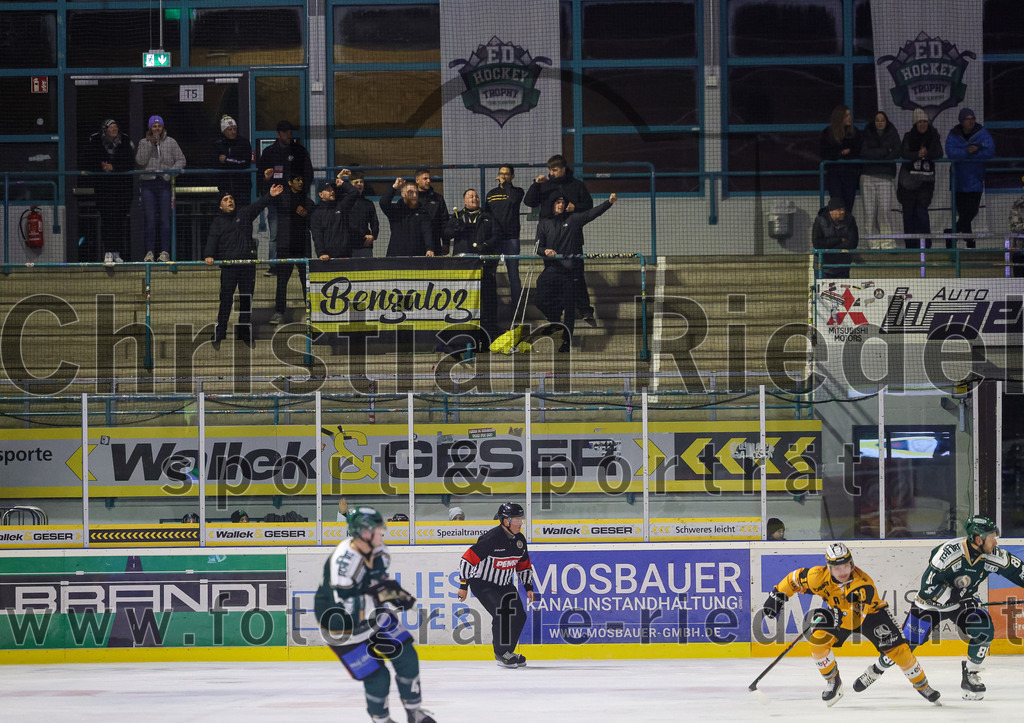 2025-11-02_039_TSV_Erding_gegen_EV_Fuessen | Erding, Deutschland, 02.11.2025:Eishockey, Oberliga Süd 2025 / 2026, 15. Spieltag, TSV Erding gegen EV Füssen, Endergebnis: 2:6Foto: Christian Riedel / fotografie-riedel.net