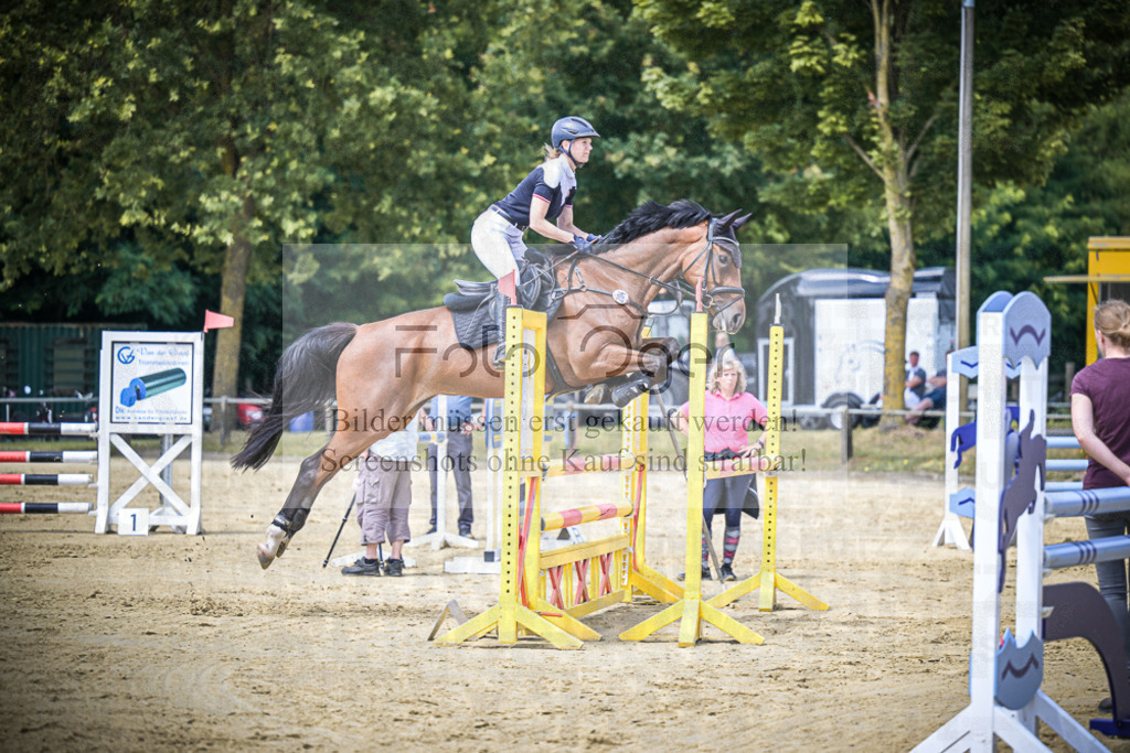 DOS_0320 | Entdecke hochwertige Reitturnierfotos von Foto Oger. Professionell, emotional und authentisch – jetzt Lieblingsmomente im Shop bestellen.Deutschlandweite Turnierfotografie. - Realisiert mit Pictrs.com