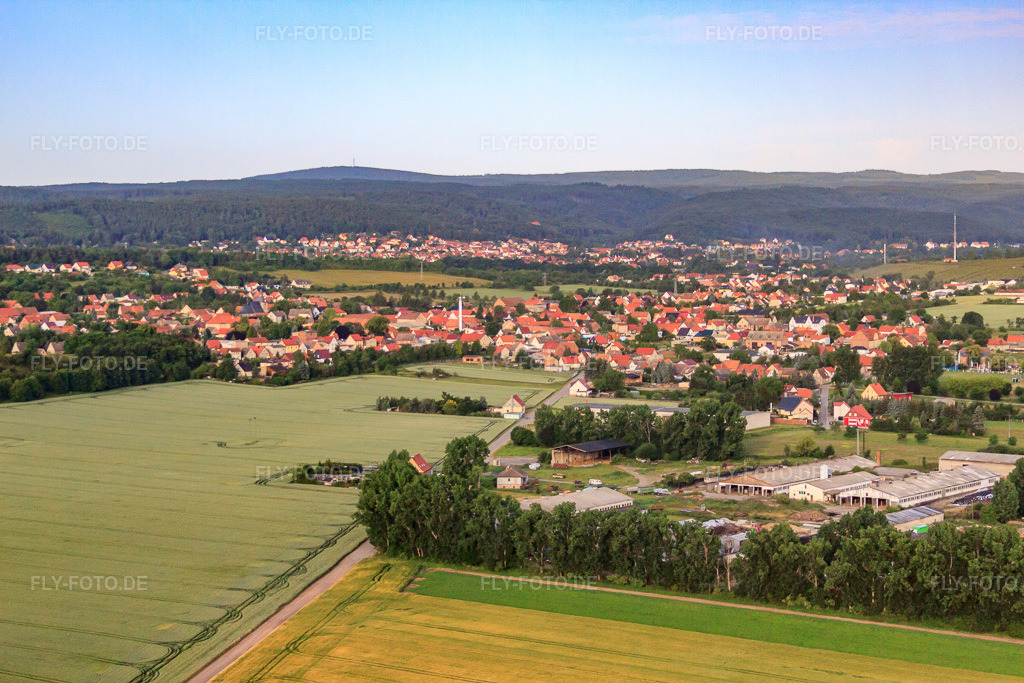Luftbild: Ortsansicht von Nordosten im Ortsteil Rieder in Ballenstedt im Bundesland Sachsen-Anhalt in Deutschland. Foto: IMG_58302.jpg vom 30.06.2013 durch Werner Riehm/FLY-FOTO.deAuflösung des Originals: 4752 x 3168 px