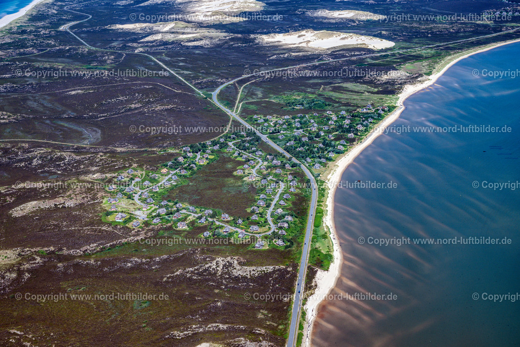 Sylt_List_Westerheide_ELS_5640210625 | LIST 13.08.2025 Ferienhaus Anlage " West Heidesiedlung " in List auf der Insel Sylt im Bundesland Schleswig-Holstein, Deutschland. // Holiday home complex " West Heidesiedlung " in List on the island of Sylt in the federal state of Schleswig-Holstein, Germany. Foto: Martin Elsen