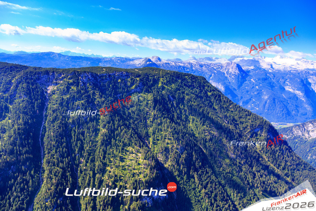 Die Luftaufnahme der Stadt Bad Aussee wurde 2017 vom Flugzeug heraus erstellt ( keine Drohne )- hohe Auflösung für beste Qualität